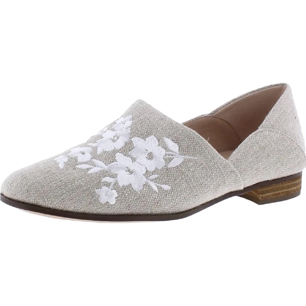NWT Clarks Leather Embroidered Flats Size 6.5 - Picture 2 of 8